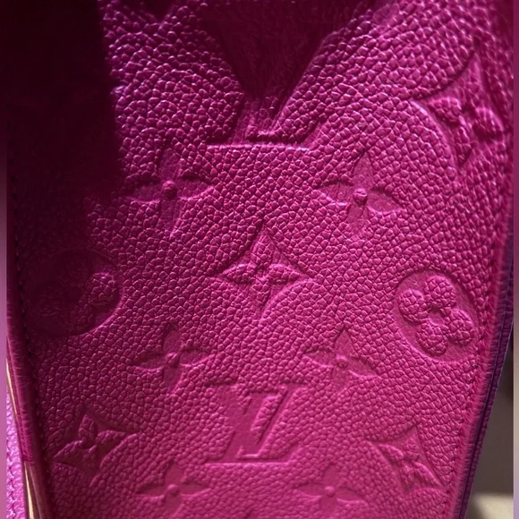 Louis Vuitton On The Go Empreinte PM Freesia in Leather with Gold-tone - Picture 7 of 12